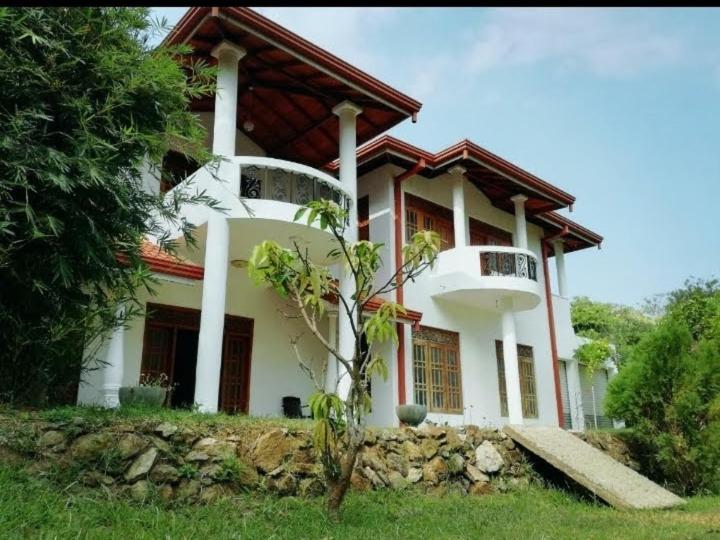 Blue Point Rest Hotel Tangalle Bagian luar foto