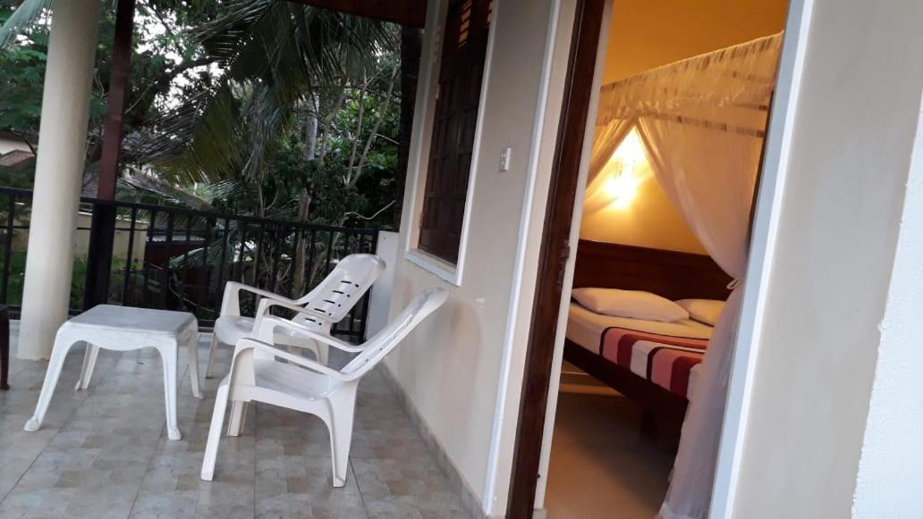 Blue Point Rest Hotel Tangalle Bagian luar foto