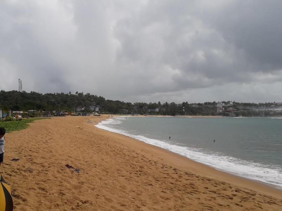 Blue Point Rest Hotel Tangalle Bagian luar foto