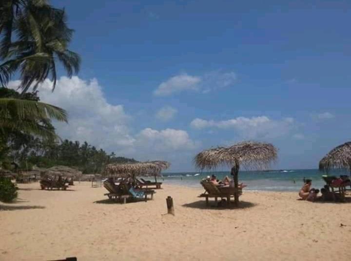 Blue Point Rest Hotel Tangalle Bagian luar foto